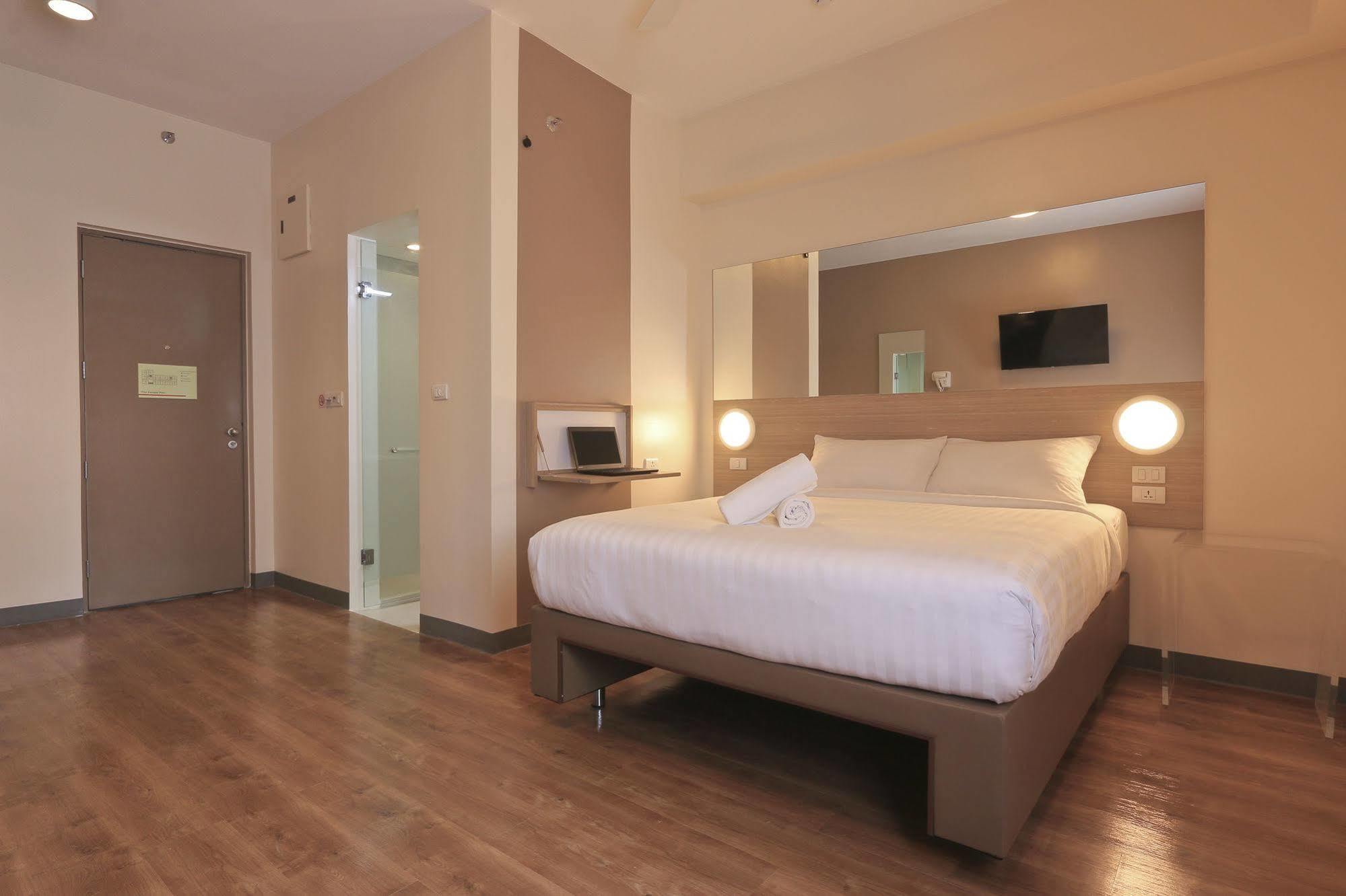 เรด แพลนเนต มะนิลา อามอร์โซโล Hotel Makati City ภายนอก รูปภาพ